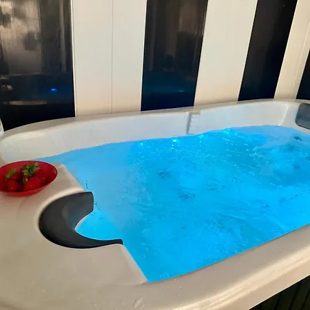 Instants D'evasion By Gc - Jacuzzi - Piscine - Wifi アパート